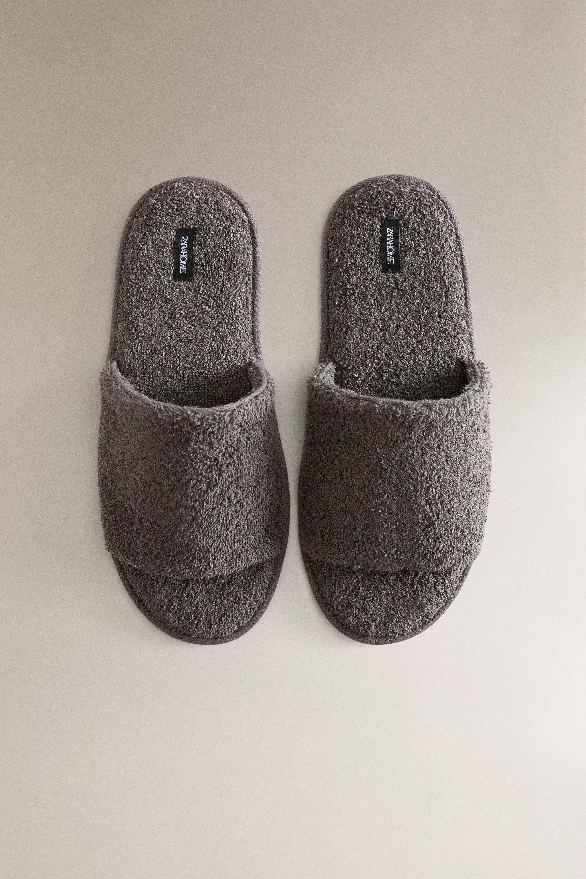 OPEN TERRYCLOTH BATHROOM SLIPPERS